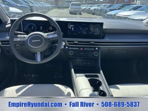 Used 2025 Hyundai Sonata SEL FWD image 12