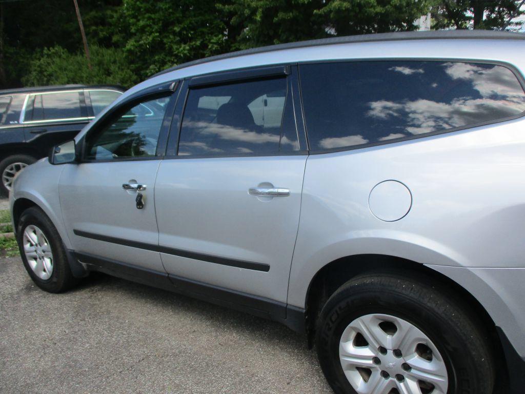 Used 2014 Chevrolet Traverse LS FWD image 8