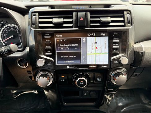 Used 2020 Toyota 4Runner Venture image 32