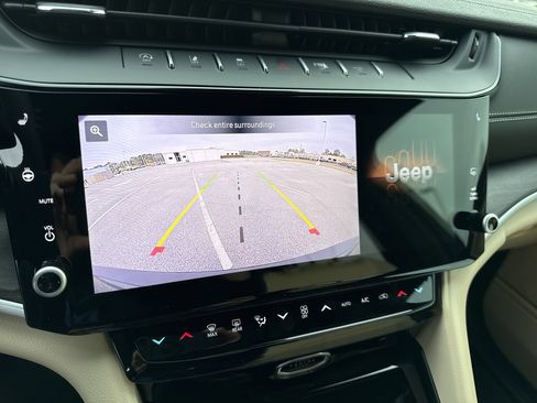 New 2026 Jeep Grand Cherokee Limited RWD image 27