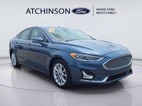Used 2019 Ford Fusion Energi Titanium FWD image 3