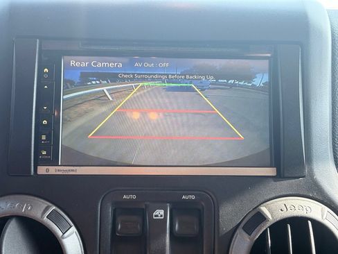 Used 2016 Jeep Wrangler Sport AWD/4WD image 10