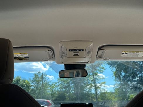 Used 2021 Toyota RAV4 XLE FWD image 28