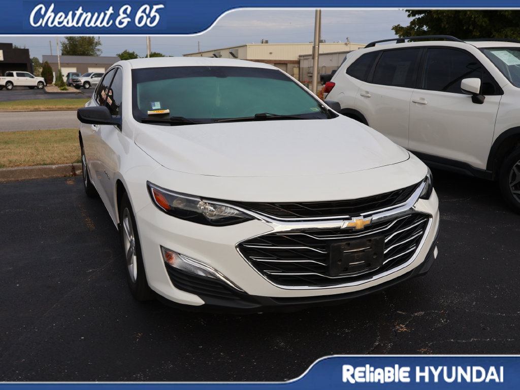Used 2020 Chevrolet Malibu LS FWD image 3