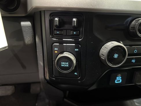 Used 2023 Ford F350 XLT image 29