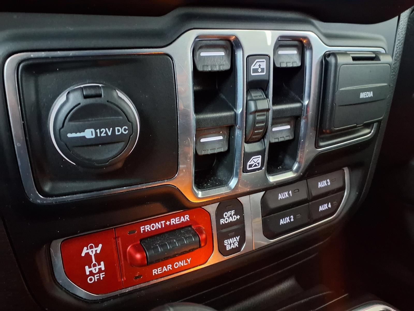 Used 2020 Jeep Gladiator Rubicon AWD/4WD image 23