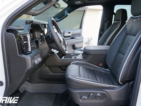 Used 2026 GMC Sierra 2500 AT4X image 18