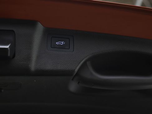 Used 2018 Hyundai Santa Fe Sport w/ 2.4L Tech Package 04 image 18