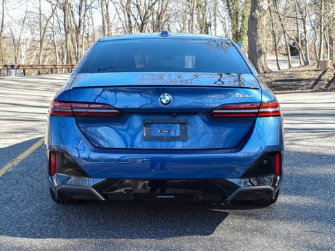 Used 2024 BMW 530i w/ M Sport Package image 7