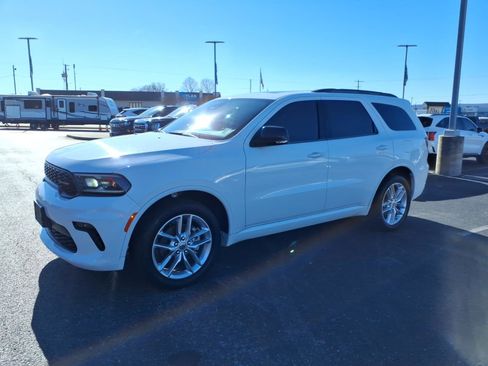 Used 2023 Dodge Durango GT image 3