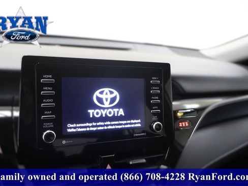 Used 2024 Toyota Camry SE image 30