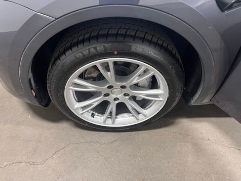 Used 2023 Tesla Model Y 2WD image 28