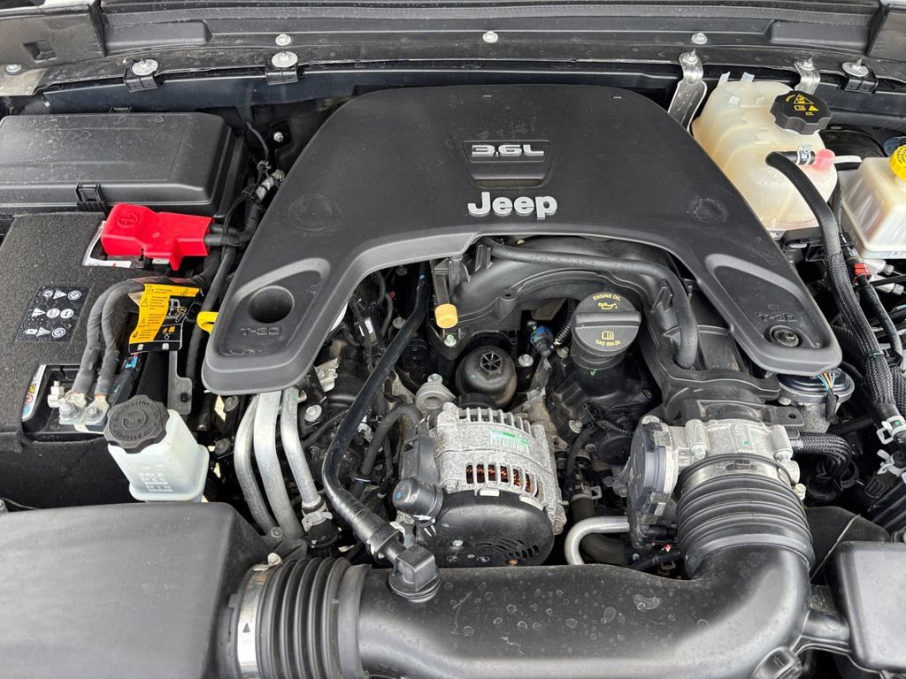 Used 2021 Jeep Gladiator Sport AWD/4WD image 31