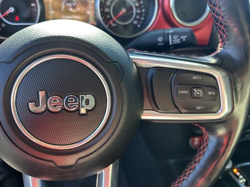 Used 2022 Jeep Gladiator Rubicon w/ Cold Weather Group image 26