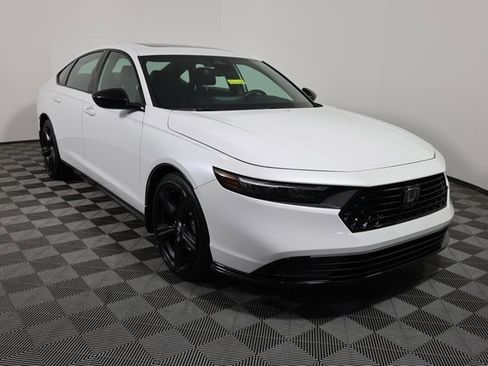 Used 2023 Honda Accord Sport image 3