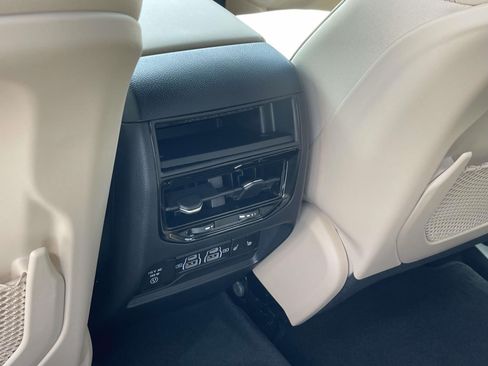 Used 2023 Jeep Grand Cherokee Limited RWD image 11