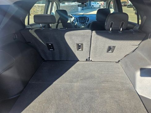 Used 2019 Chevrolet Equinox LT FWD image 12