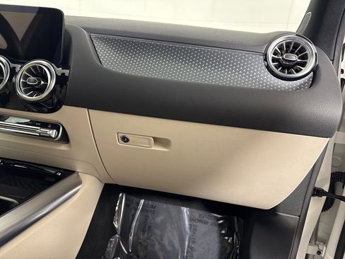 Certified 2025 Mercedes-Benz GLA 250 4MATIC image 10