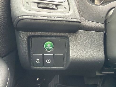 Used 2017 Honda HR-V LX image 15