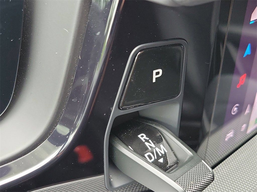 Certified 2025 Porsche Cayenne AWD/4WD image 33
