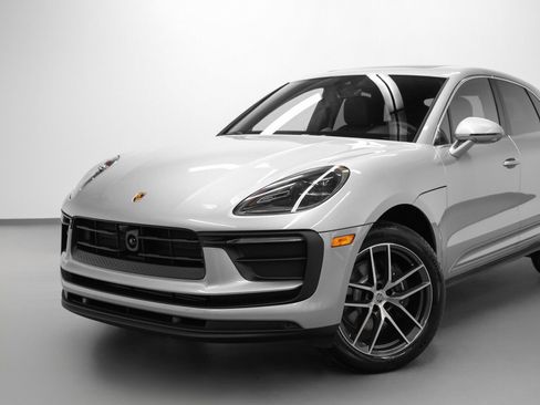 New 2026 Porsche Macan image 7