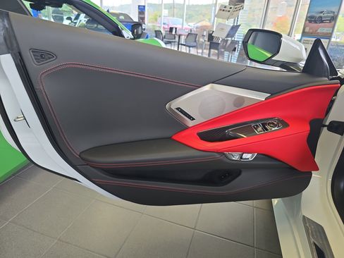 Used 2020 Chevrolet Corvette Stingray Premium Cpe w/ 3LT Preferred Equipment Group image 17