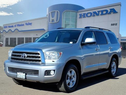 Used 2016 Toyota Sequoia SR5 image 1