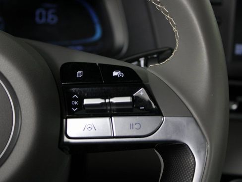 Certified 2025 Hyundai Elantra Sport image 24