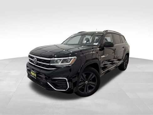 Used 2021 Volkswagen Atlas SE image 1