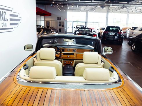 Used 2011 Rolls-Royce Phantom Drophead Coupe RWD image 18