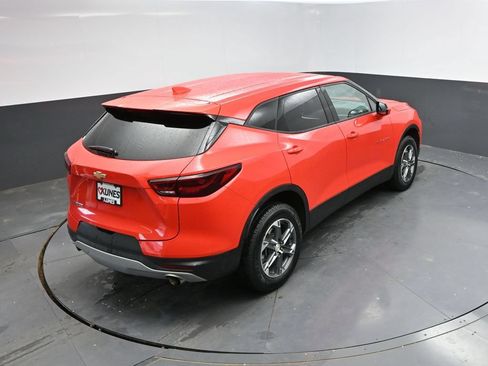Used 2025 Chevrolet Blazer LT FWD image 32