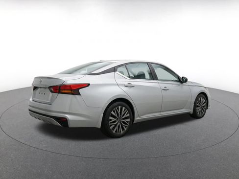 Used 2026 Nissan Altima 2.5 SV FWD image 9