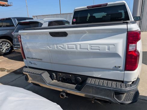 Used 2022 Chevrolet Silverado 1500 LT w/ Z71 Off-Road Package image 11