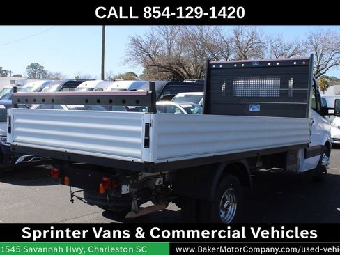 Used 2015 Freightliner Sprinter 3500 RWD image 7