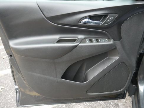 Used 2020 Chevrolet Equinox LT image 27