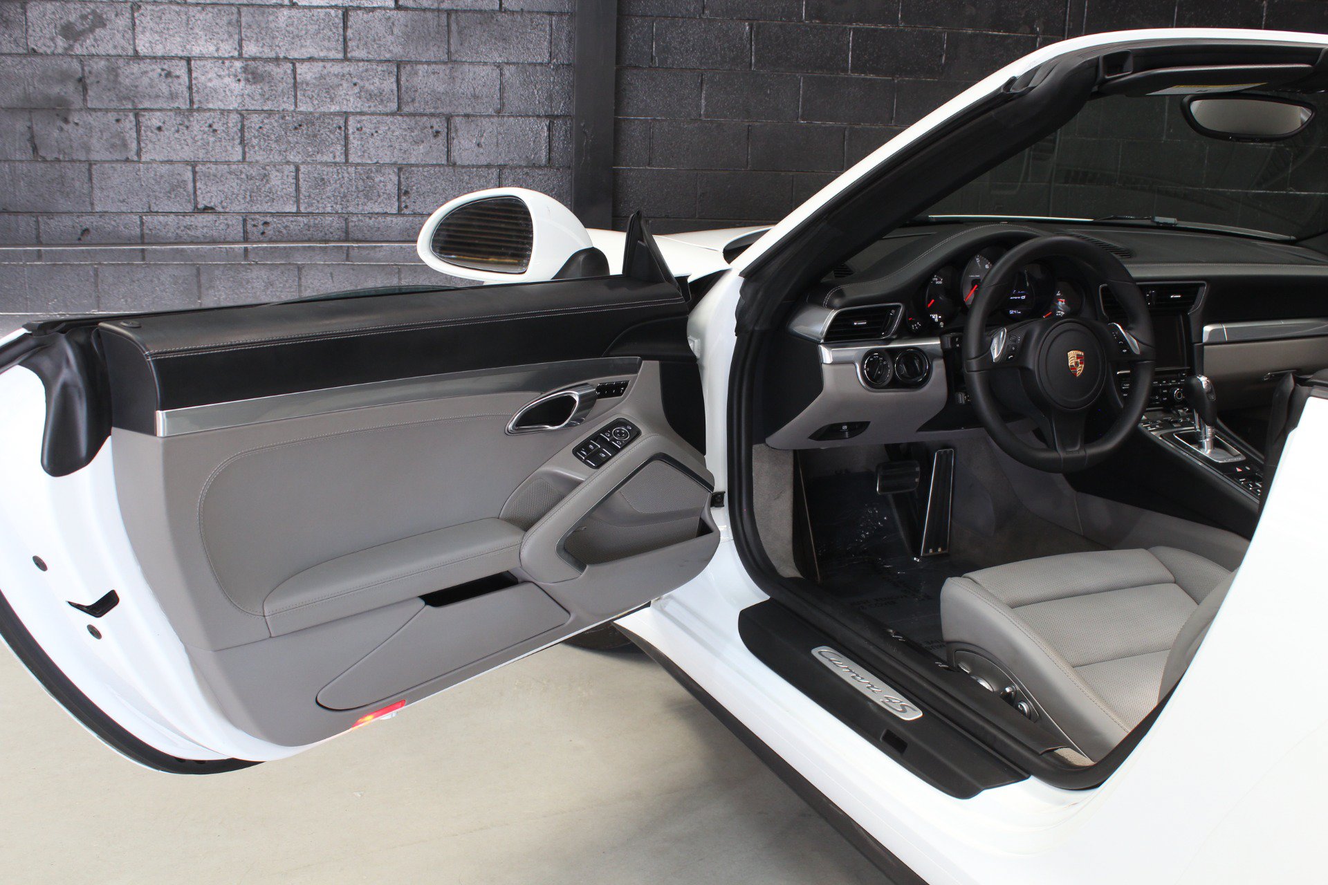 Used 2013 Porsche 911 Carrera 4S AWD/4WD image 30
