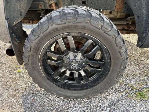 Used 2019 Toyota Tundra 4x4 CrewMax image 20