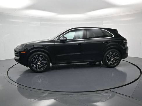 Certified 2026 Porsche Cayenne AWD/4WD image 2