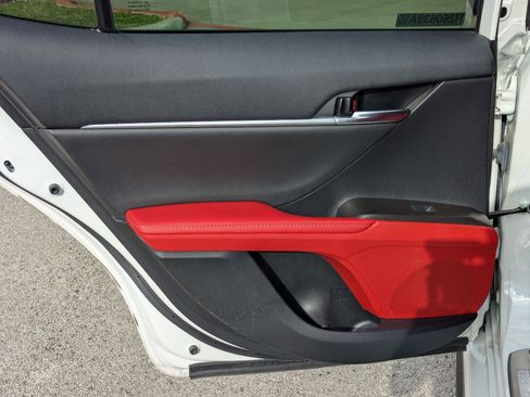 Used 2022 Toyota Camry XSE image 15