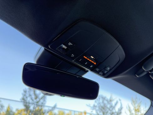 Used 2025 Porsche 718 Cayman image 16