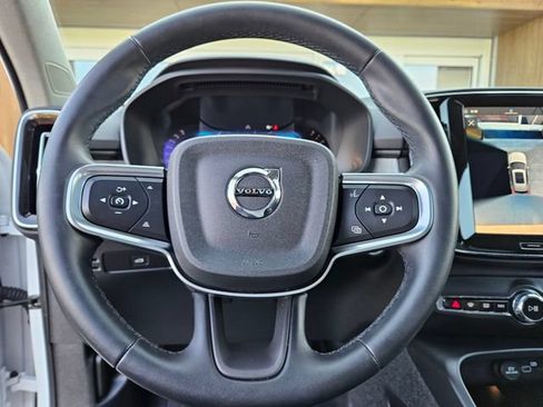 Certified 2024 Volvo XC40 B5 Ultimate w/ Protection Package Premier AWD/4WD image 25