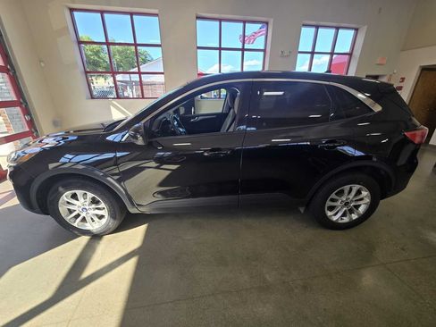 Used 2021 Ford Escape SE AWD/4WD image 3