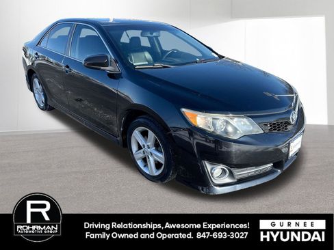 Used 2012 Toyota Camry SE image 2