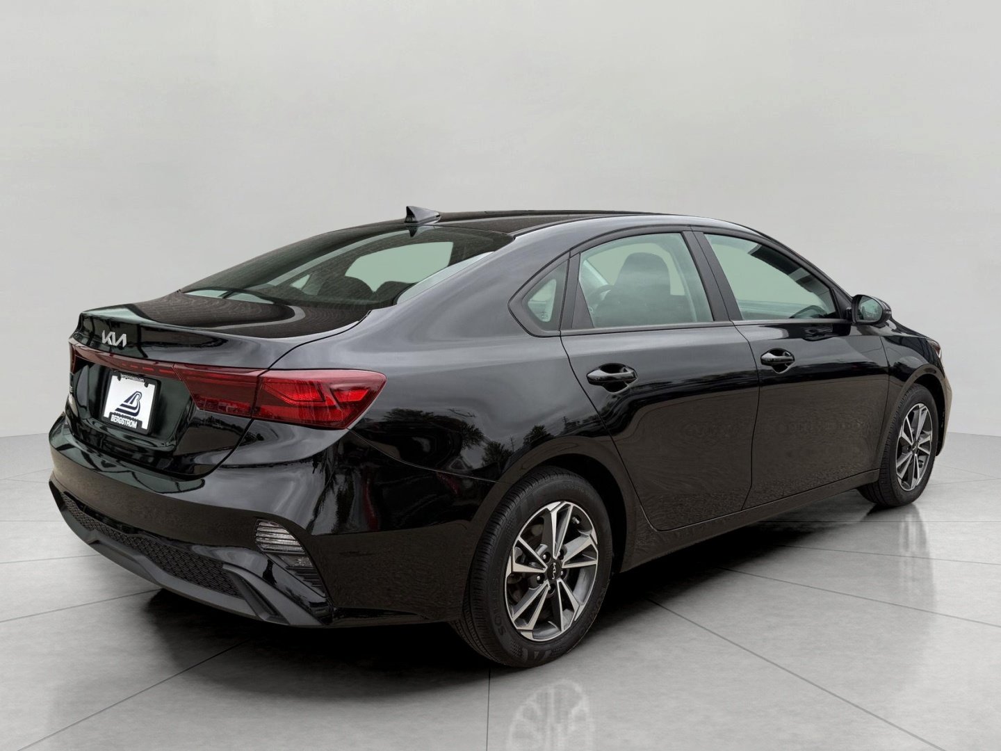 Used 2024 Kia Forte LXS w/ LXS Technology Package FWD image 12