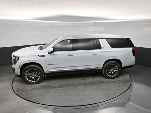 New 2026 GMC Yukon XL Denali w/ Denali Reserve Package AWD/4WD image 27