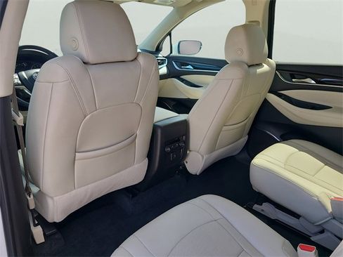 Used 2024 Buick Enclave Essence image 16