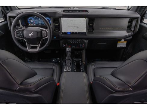 New 2025 Ford Bronco Badlands image 12