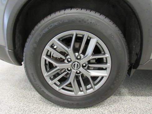 Used 2023 Nissan Rogue S AWD/4WD image 13