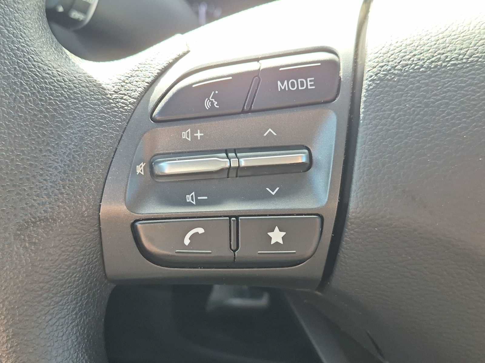 Certified 2022 Hyundai Kona SEL FWD image 22