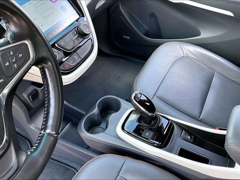 Used 2020 Chevrolet Bolt Premier w/ Infotainment Package FWD image 14